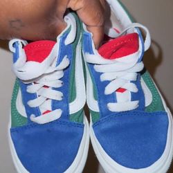12.5c Colorful vans 