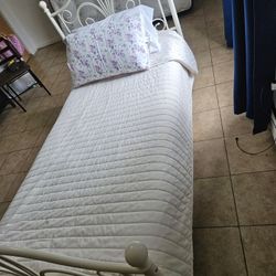Twin Bed 