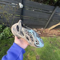 Yeezy Foam runners Mx cinder size 10