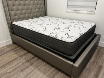 NEW MATTRESS QUEEN SIZE PLUSH WITH BOX SPRING