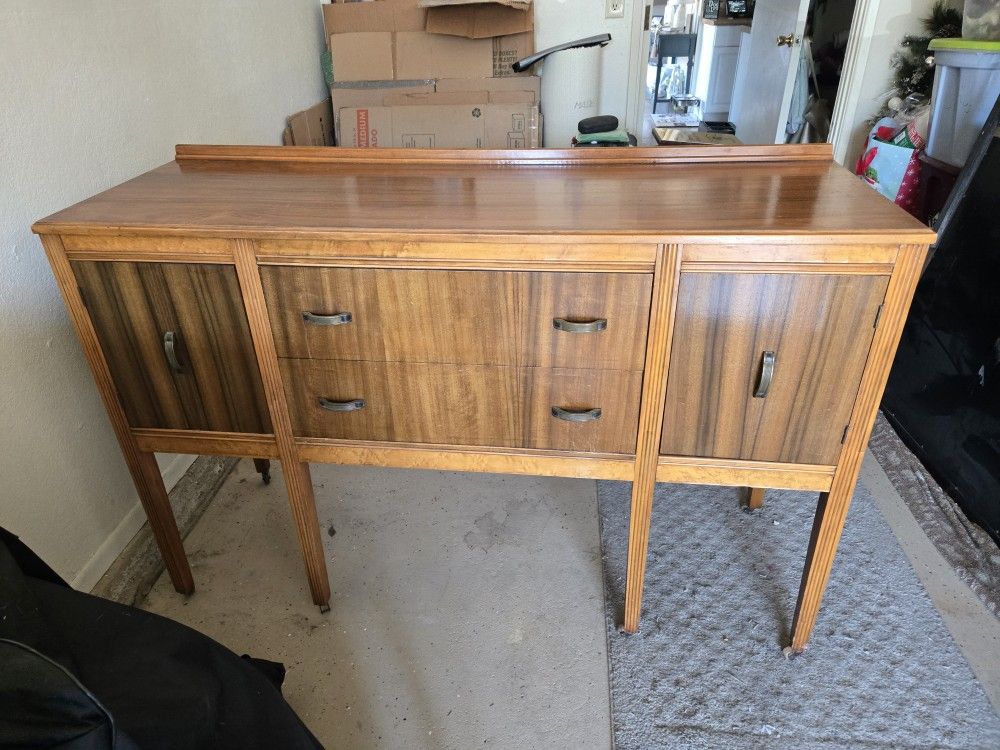 Antique Buffet. 1920s-1930. Almost Perfect Condition