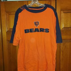 MENS LARGE CHICAGO BEARS SHIRT FROM REEBOK 