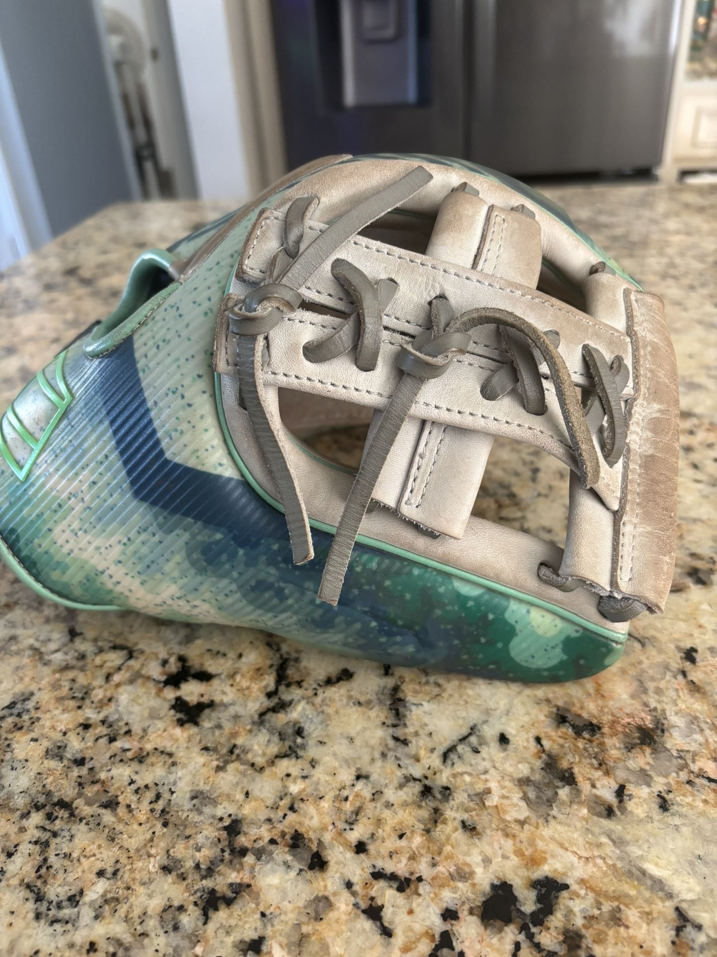 Rev 1x  Baseball Glove 