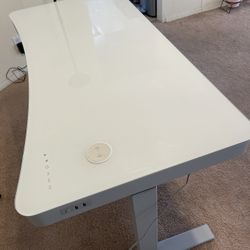 Electric Standing Desk – Glass Top, Adjustable Height, USB & Wireless Charging 