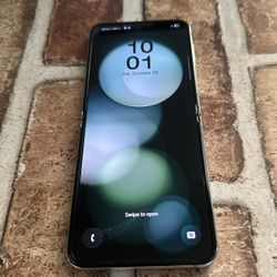 Samsung Galaxy Z Flip5 (256GB) Unlocked 🔶 Liberado 