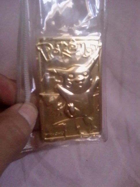 Pikachu Gold 25 Anniversary 1999 NITENDO