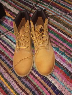 Women's timberlands size 6