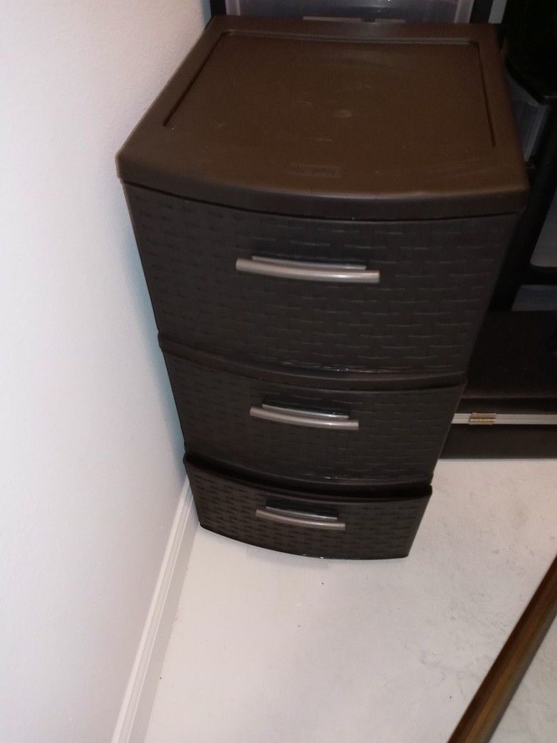 2 Small Plastic Drawers