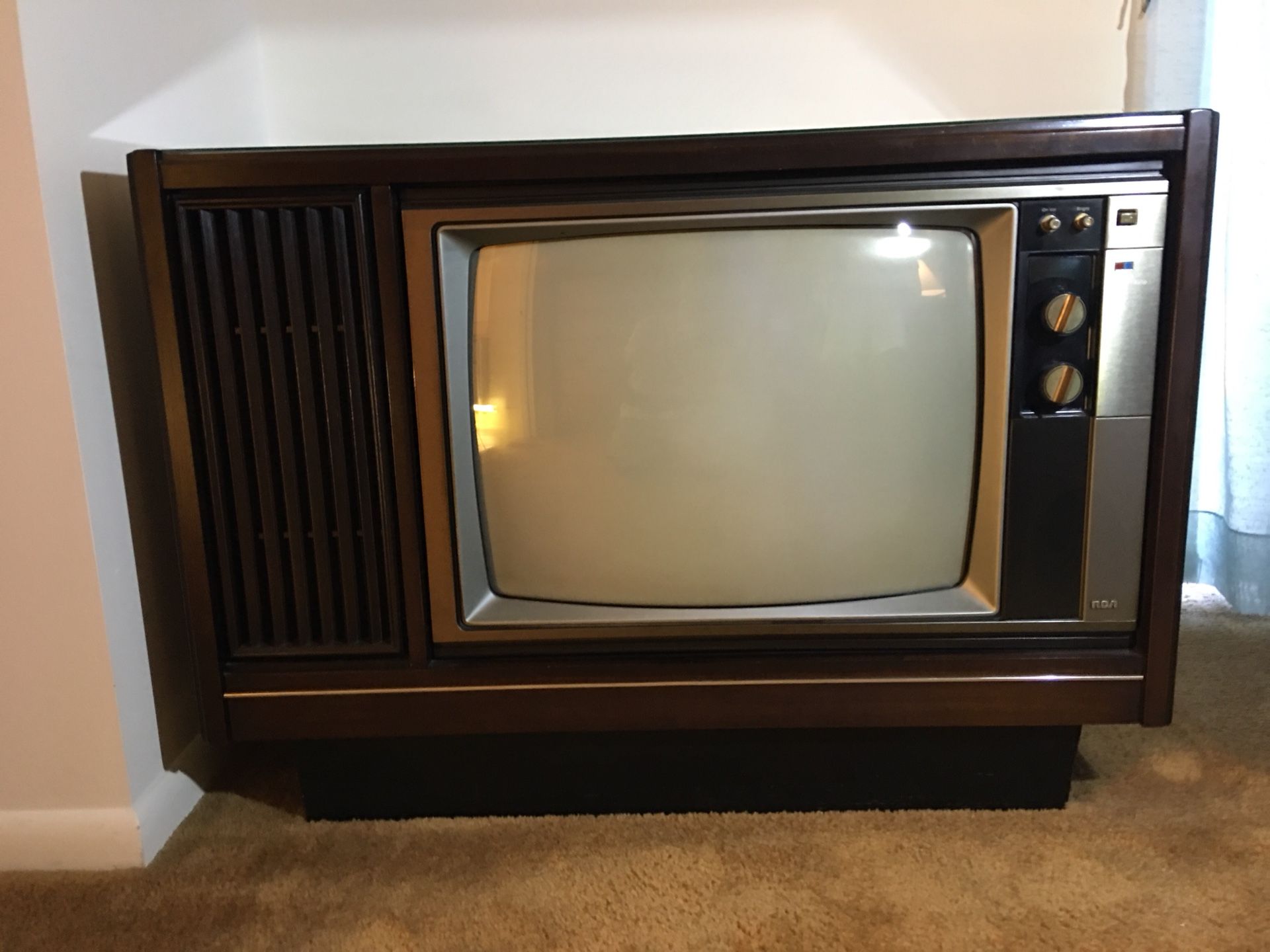 1970’s RCA console tv