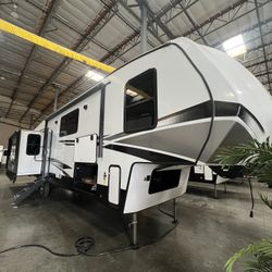 RV 40 Ft (5th Wheeler)