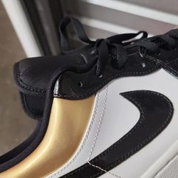 Jordan 1 Gold Toe Sz13