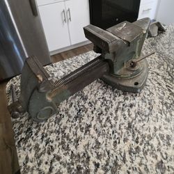 Bench Vise