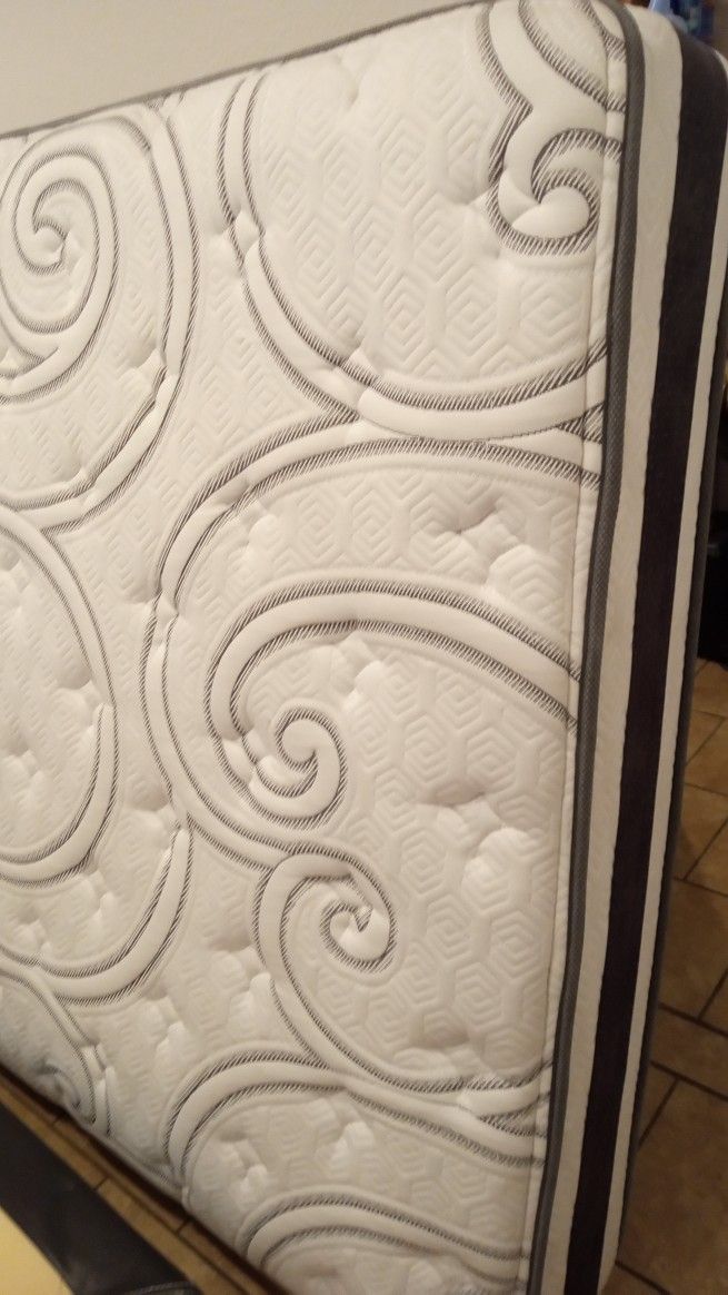 Queen.. Mattress