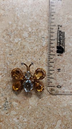 18k Yellow Gold Butterfly Pin