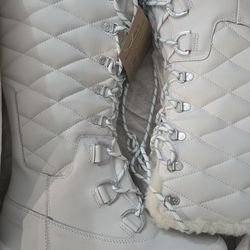 Bearpaw Snow Boots New Size 8