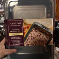 Anolon covered cake pan