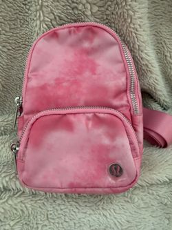 Lululemon Sling Bag Small NWT $25