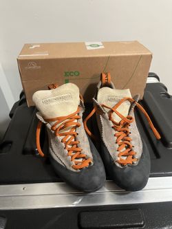 LaSportiva Mythos Climbing Shoes Size 41.5
