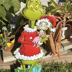 Grinch Outdoor Decor