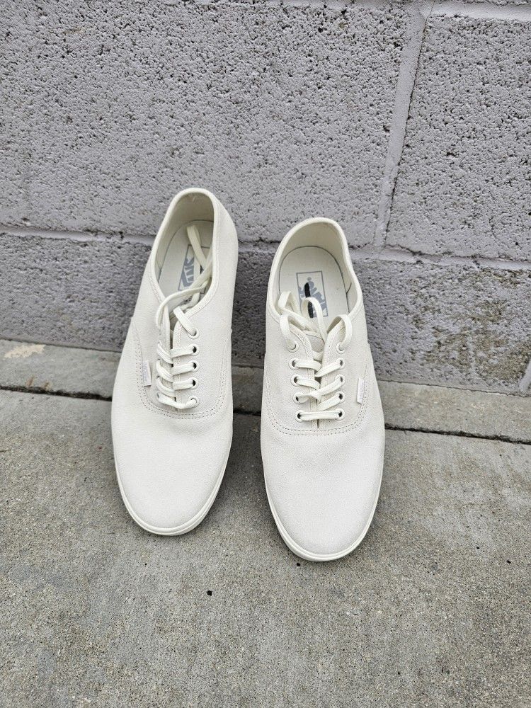 White Vans Good Conditiong Price:45$ OBO