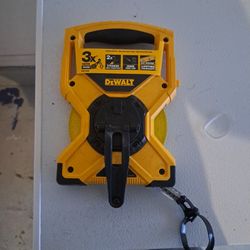 Dewalt 100' Tape Measure
