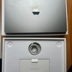 New 13-inch MacBook Air M3 chip / 16GB  / 512GB SSD