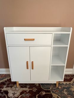 White cabinet for sale 60$