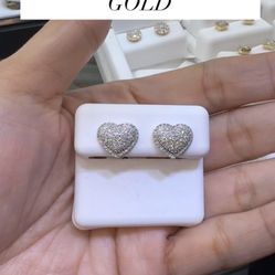 10K DIAMOND EARRINGS IN WHITE GOLD