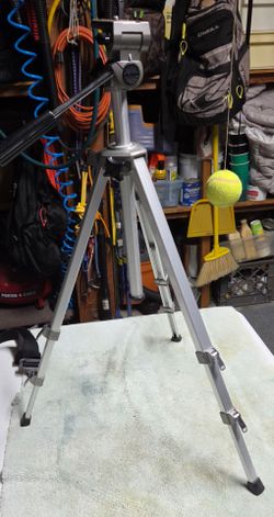 VELBON TRIPOD