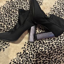 Woman’s boots Size 11