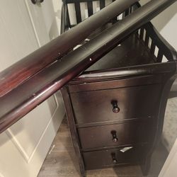 Crib W 3 Drawer Changing Table And Mattress 