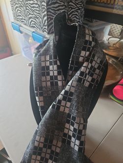 Scarf $10