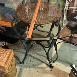 Dining Room Table/4 Chairs