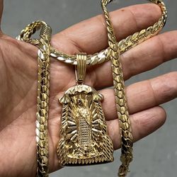 14k premium 5x gold plated pendant and Cuban necklace ✅✅✅