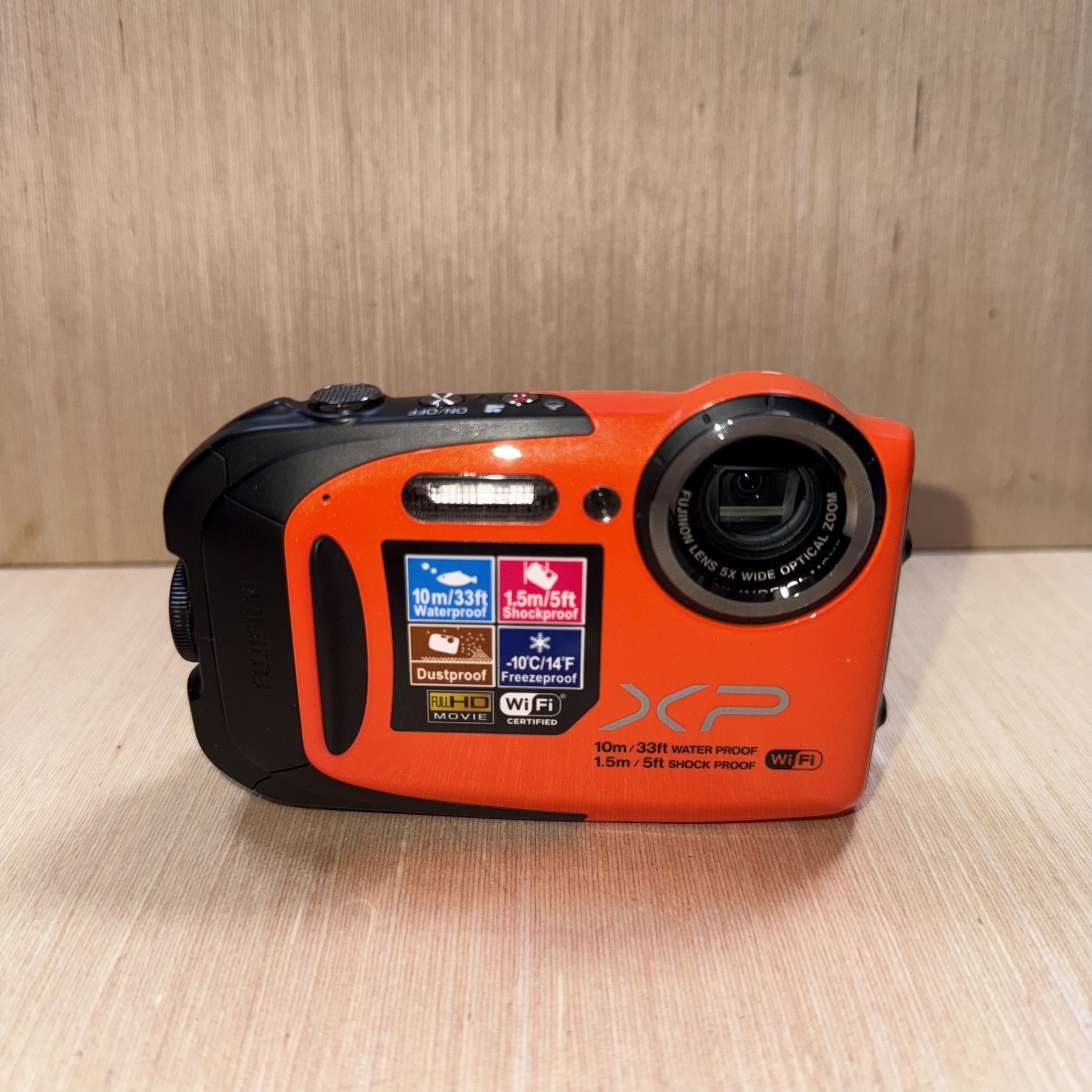 Fujifilm Finepix XP70 Digital Camera w/Charger/Memory-Card Preowned Tested Good!