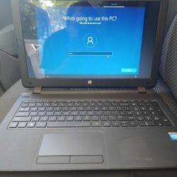 HP Black 15.6″ 15-f209wm Laptop (Intel Celeron N2840 CPU, 4GB RAM, 500GB HDD, Windows 10