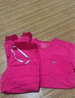 Men’s FIGS Pink scrubs, New