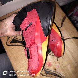 Boys Size 5.5Y Nike Air Jordan Zions Excellent Condition 