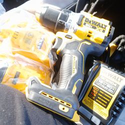 Brand new 20 v DeWalt Drill with 2 batteries and charger n Bag