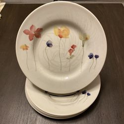 Royal stafford scattered flowers top