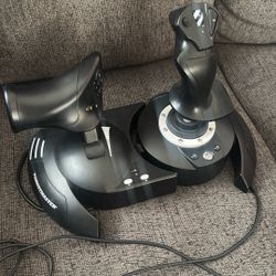 Thrust master TFLIGHT HOTAS ONE