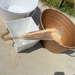 Metal tins for decor or use