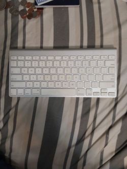 Apple Keyboard