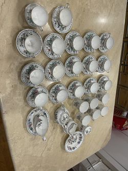 Elegant Aynsley “Pembroke” Fine Bone China – 49-Piece Set