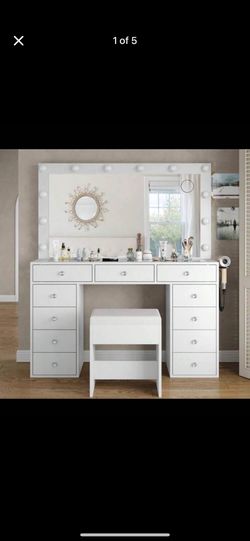 Vanity With Little Stop 