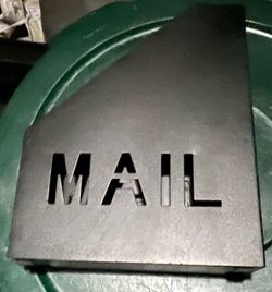 Desk top mail box