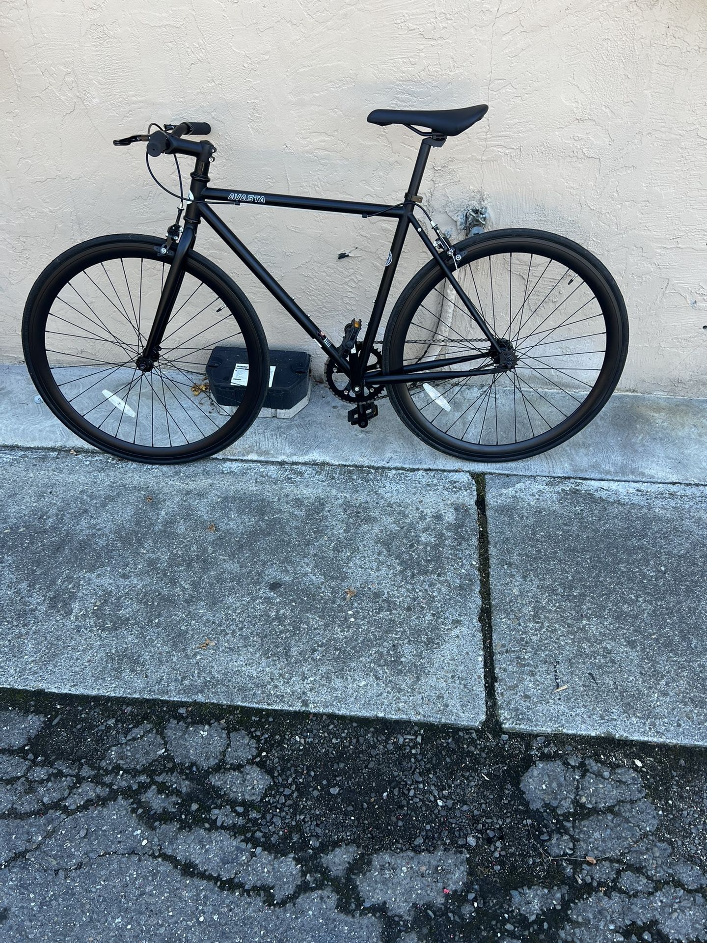 Avasta Fixie Bike Frame Size 50 ,Tires Size 700 Everything Working Good