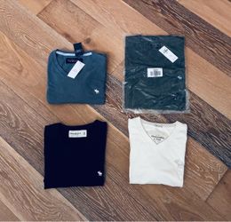Abercrombie & Fitch Men’s V-neck T-shirts