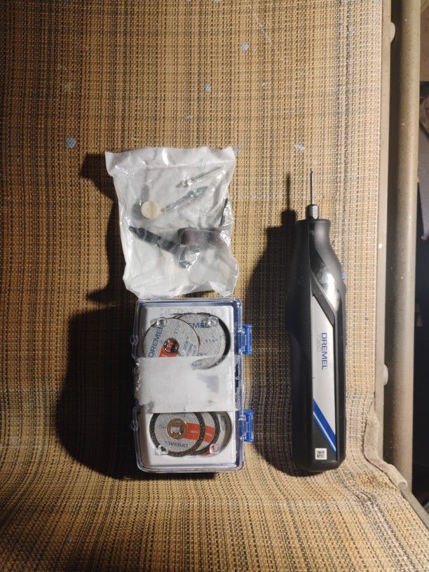 Dremel 7350 With Metal Cutting And Accessories