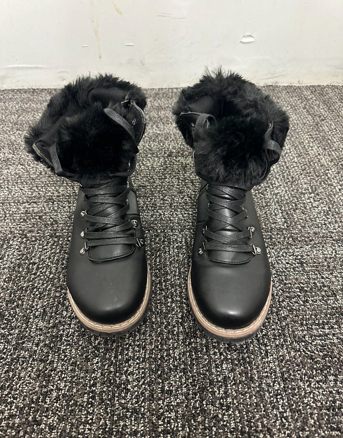 Catherine Malandrino Hershey Faux Fur Lace Up Combat Style Cuff Boots Sz 8.5